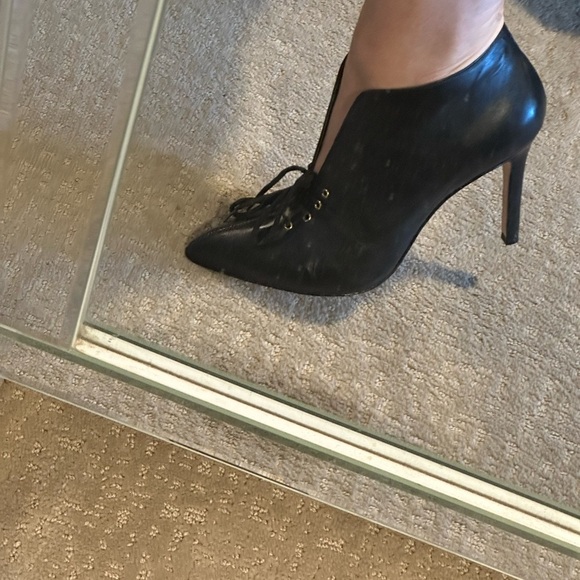 Elegant Black Women's Shoe - Picture 3 of 7